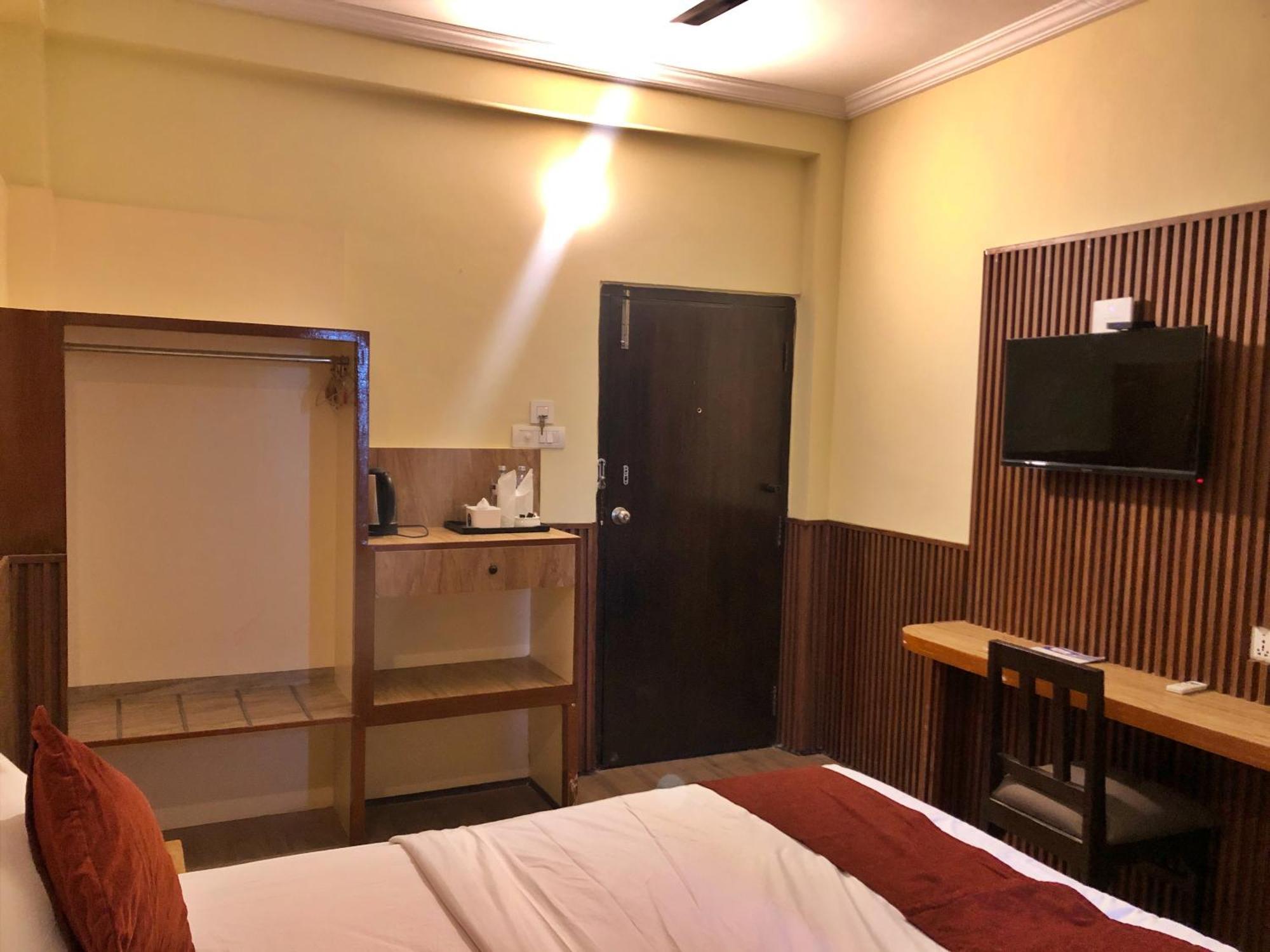 Hotel Peaceland Lumbini Exterior photo
